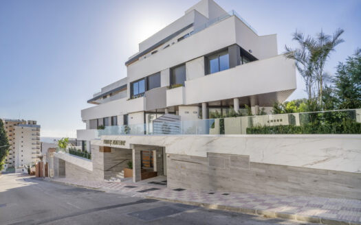 APARTAMENTO DE LUJO CON PISCINA PRIVADA EN MONTEMAR, TORREMOLINOS