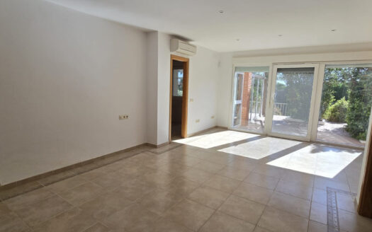 ENORME VILLA CON JARDIN Y PISCINA PRIVADA EN ALHAURIN DE LA TORRE