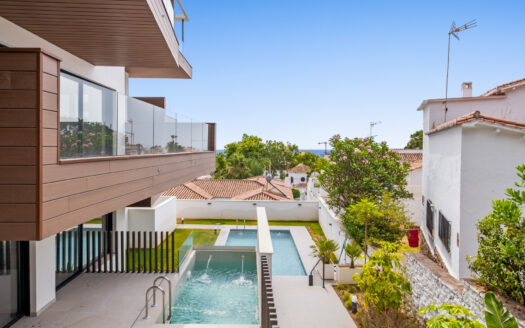 Exclusivo Piso de Lujo en Montemar, Torremolinos – A Estrenar, con Vistas al Mar y a Solo 5 Minutos de la Playa.