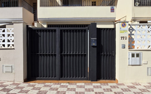 Exclusiva Casa Adosada en Primera Línea de Golf en La Colina, Torremolinos.
