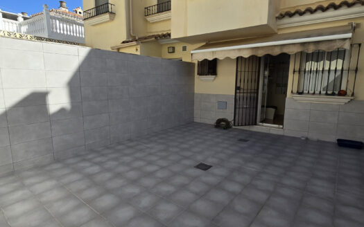 Exclusiva Casa Adosada en Primera Línea de Golf en La Colina, Torremolinos.