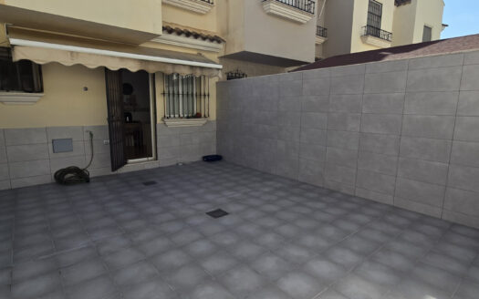 Exclusiva Casa Adosada en Primera Línea de Golf en La Colina, Torremolinos.