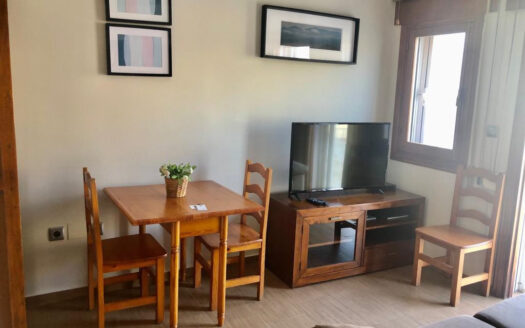 ALQUILER DE APARTAMENTO A PIE DE PLAYA EN LA CARIHUELA