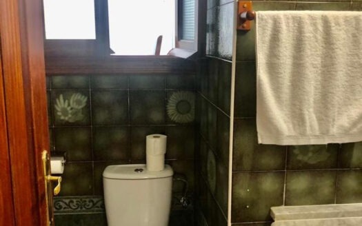 ALQUILER DE APARTAMENTO A PIE DE PLAYA EN LA CARIHUELA