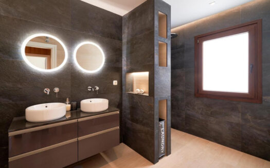 EXCLUSIVA VILLA CON VISTAS AL MAR