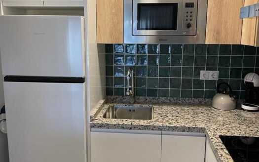 SE ALQUILA APARTAMENTO A PARTIR DE NOVIEMBRE-1 JUN