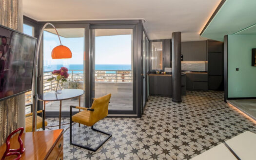 SKY SUITE, DUERME CON LAS ESTRELLAS Y TORREMOLINOS A TUS PIES