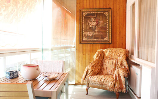 PISO CON VISTAS AL MAR EN LA CARIHUELA