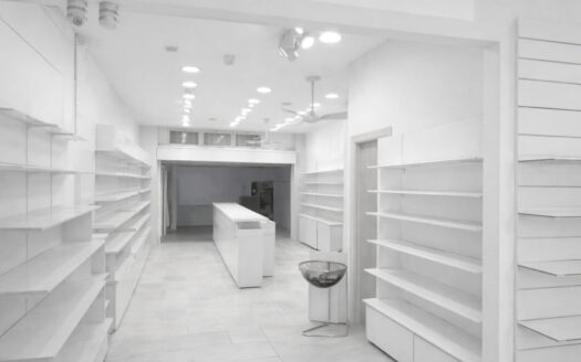 Oportunidad única: amplio local comercial en primera línea de playa