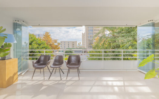 ¿ Quieres vivir a 1 minuto de la playa?