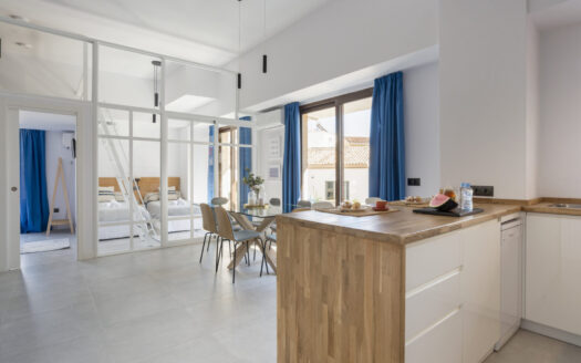 Apartamento con Licencia Turística en el Corazón de Torremolinos