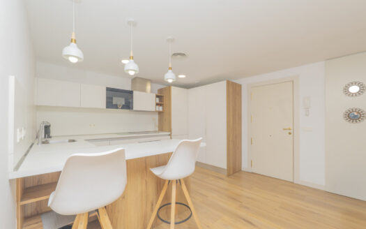 AMPLIO PISO RECIEN CONSTRUIDO EN BENALMADENA