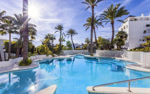 PISO DE LUJO DE 4 DORMITORIOS EN CASTILLO SAN LUIS