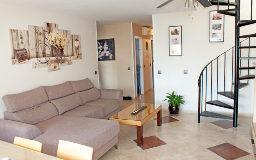 Ático con gran solárium y vistas al mar – Torremolinos