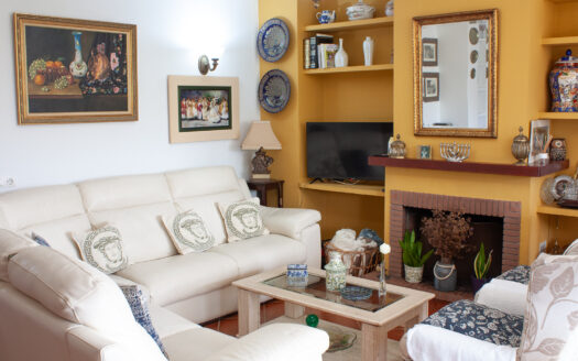 Encantadora finca con olivos y vistas panorámicas Coín