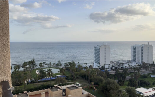 Apartamento con increíbles vistas al mar en El Coloso, Benalmádena.