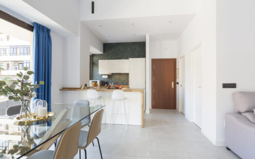 Apartamento con Licencia Turística en el Corazón de Torremolinos