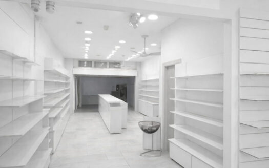 Oportunidad única: amplio local comercial en primera línea de playa